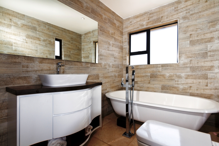 5 Bedroom Property for Sale in Wildtuinpark Gauteng