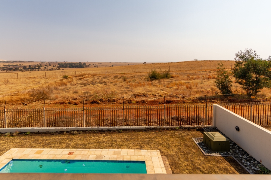 5 Bedroom Property for Sale in Wildtuinpark Gauteng