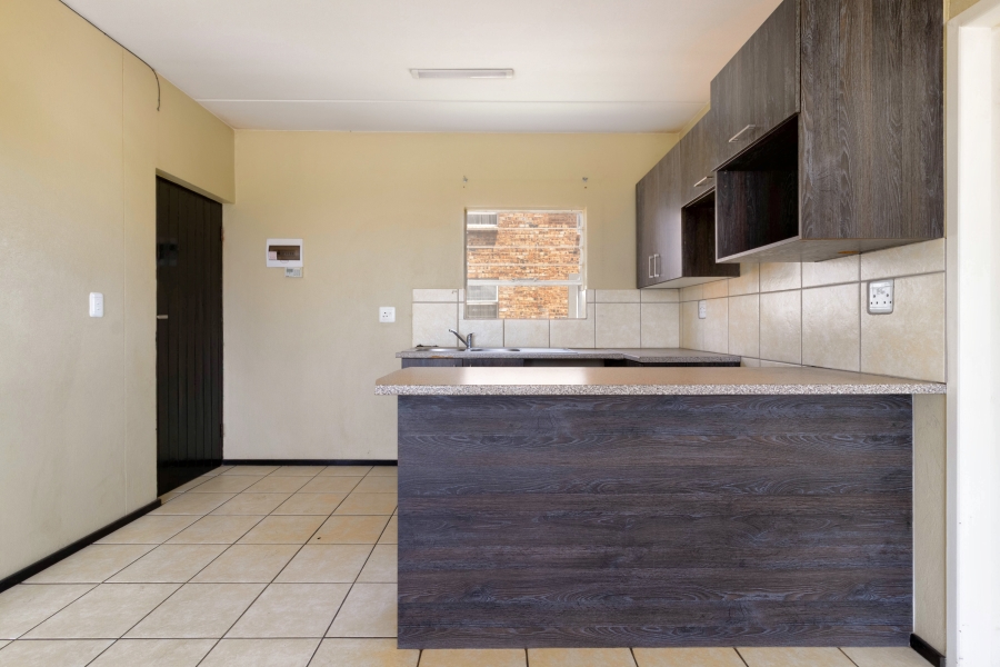 2 Bedroom Property for Sale in Honeypark Gauteng
