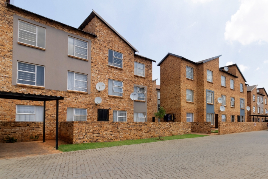 2 Bedroom Property for Sale in Honeypark Gauteng