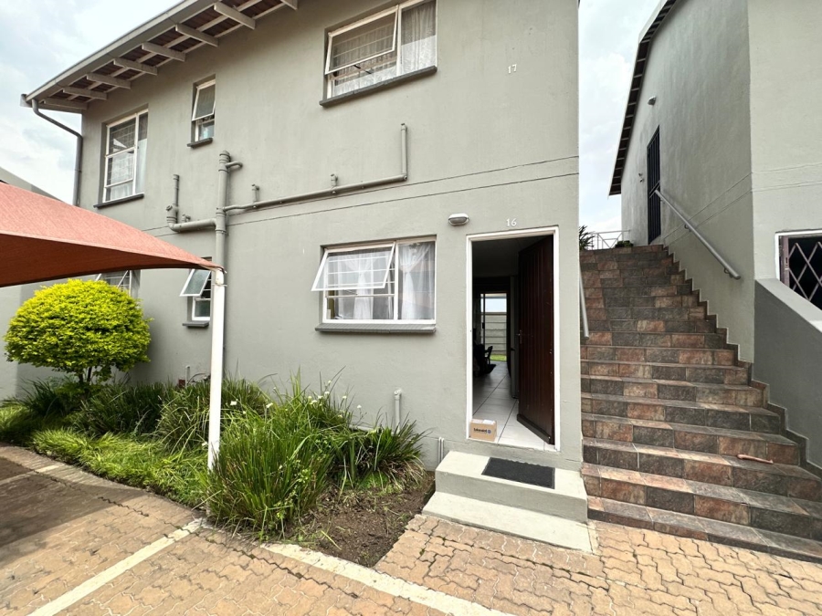 2 Bedroom Property for Sale in Verwoerdpark Gauteng