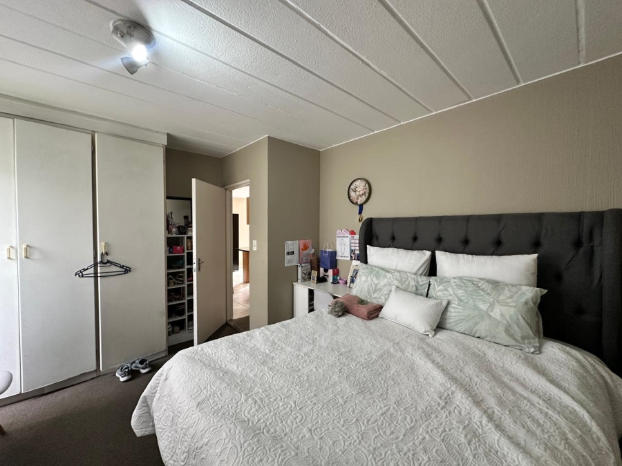 2 Bedroom Property for Sale in Verwoerdpark Gauteng