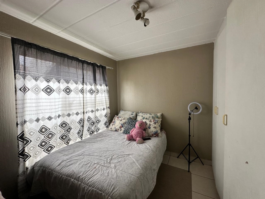 2 Bedroom Property for Sale in Verwoerdpark Gauteng