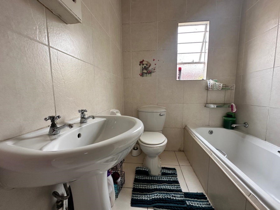 2 Bedroom Property for Sale in Verwoerdpark Gauteng