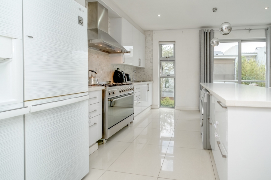 3 Bedroom Property for Sale in Bryanston Gauteng