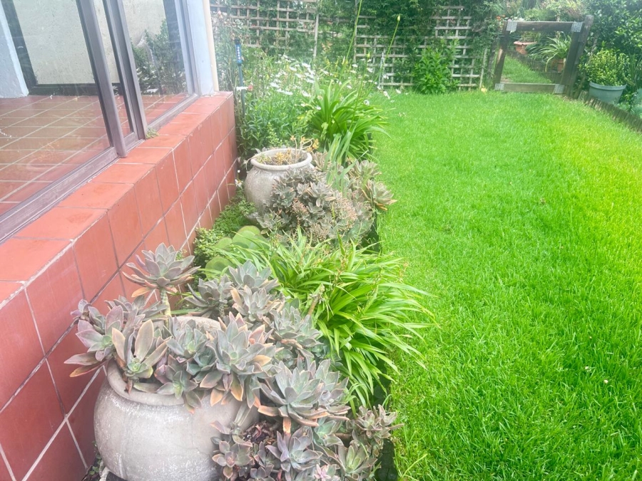 To Let 2 Bedroom Property for Rent in Weltevreden Park Gauteng