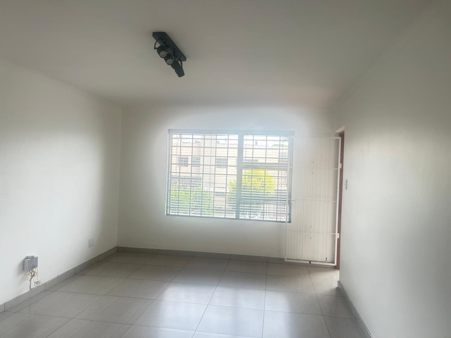 To Let 2 Bedroom Property for Rent in Weltevreden Park Gauteng