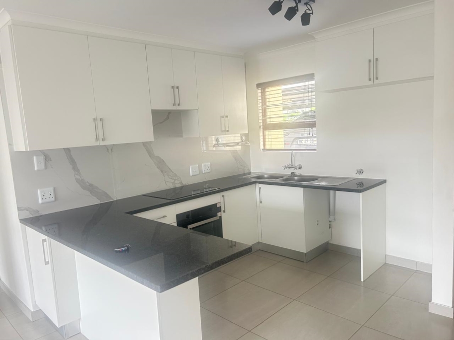 To Let 2 Bedroom Property for Rent in Weltevreden Park Gauteng