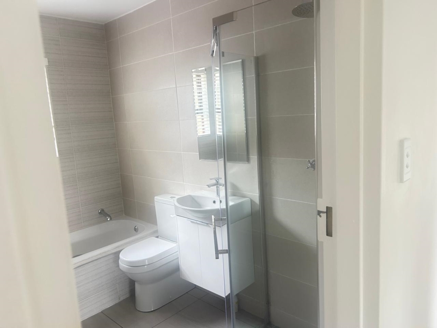 To Let 2 Bedroom Property for Rent in Weltevreden Park Gauteng