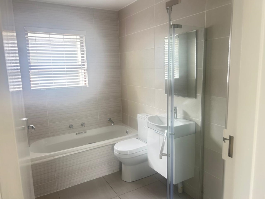 To Let 2 Bedroom Property for Rent in Weltevreden Park Gauteng