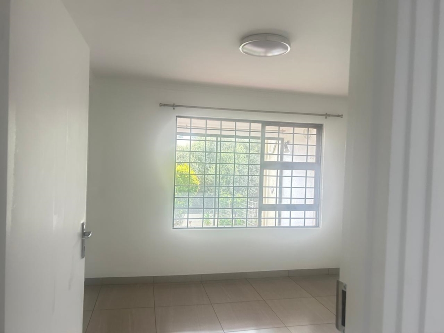 To Let 2 Bedroom Property for Rent in Weltevreden Park Gauteng