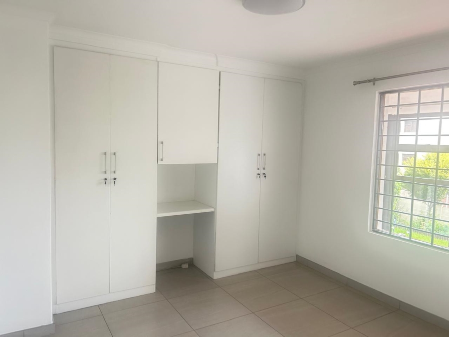 To Let 2 Bedroom Property for Rent in Weltevreden Park Gauteng
