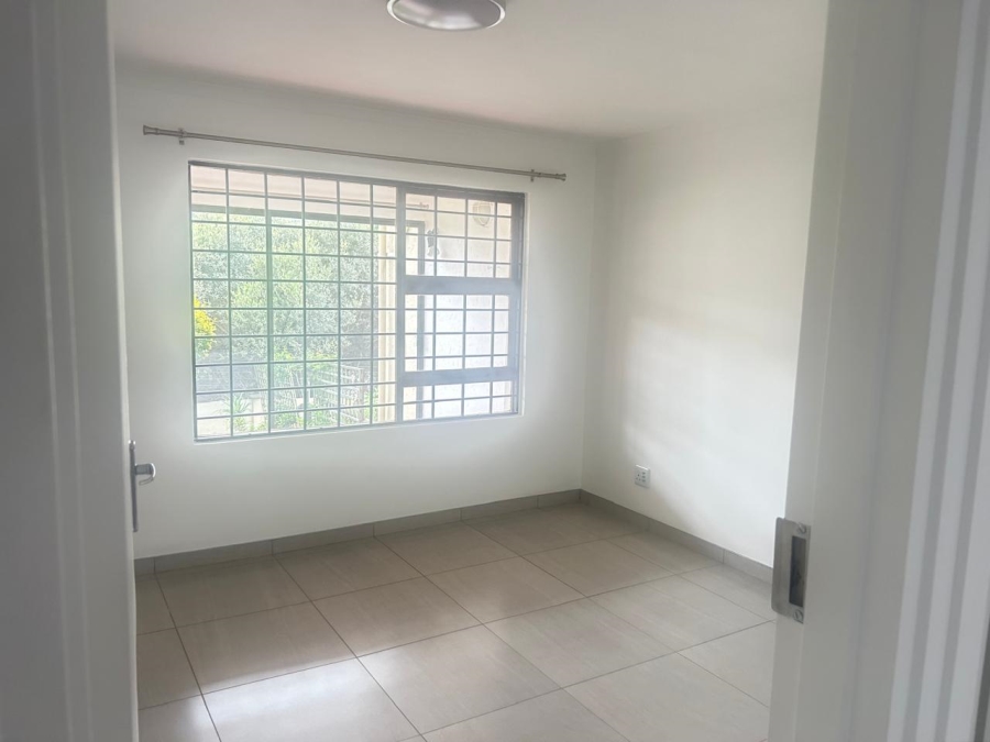 To Let 2 Bedroom Property for Rent in Weltevreden Park Gauteng