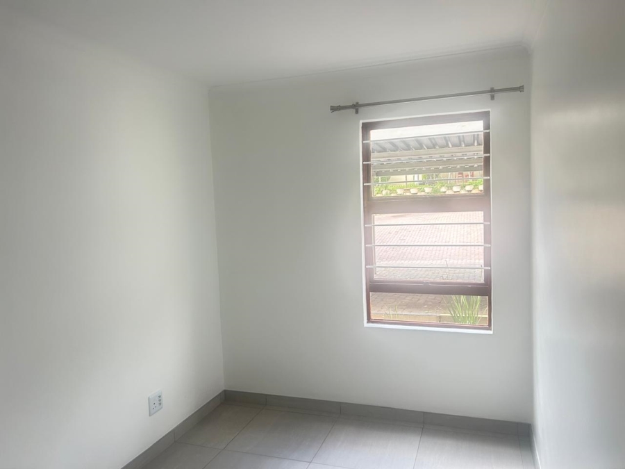 To Let 2 Bedroom Property for Rent in Weltevreden Park Gauteng