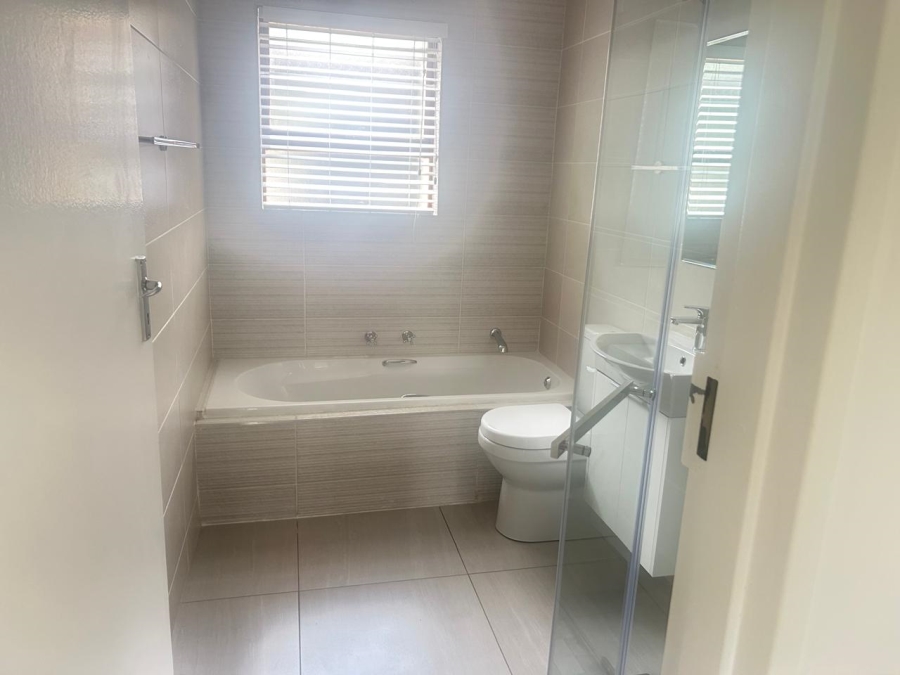 To Let 2 Bedroom Property for Rent in Weltevreden Park Gauteng