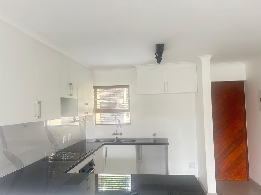 To Let 2 Bedroom Property for Rent in Weltevreden Park Gauteng
