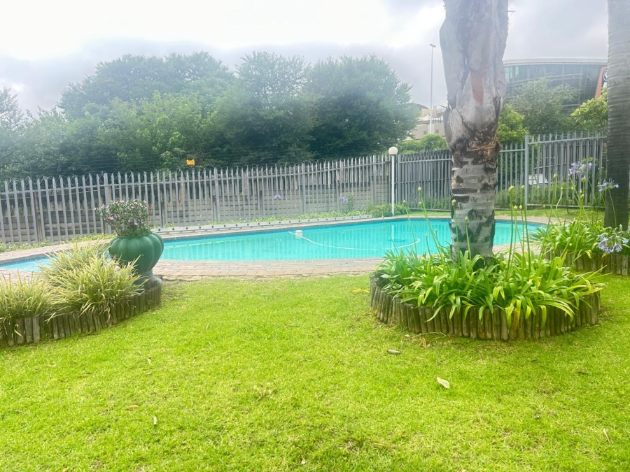 To Let 2 Bedroom Property for Rent in Weltevreden Park Gauteng