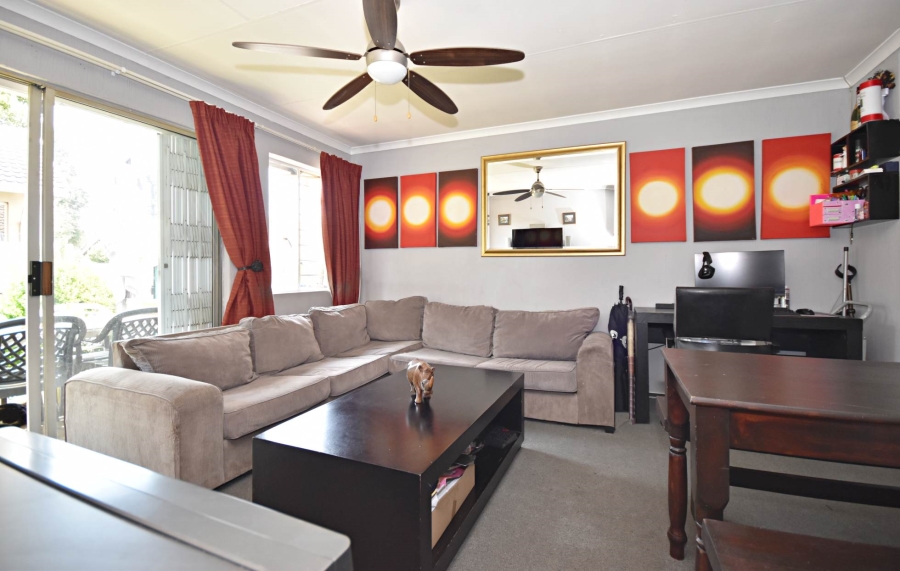 2 Bedroom Property for Sale in Sonneglans Gauteng