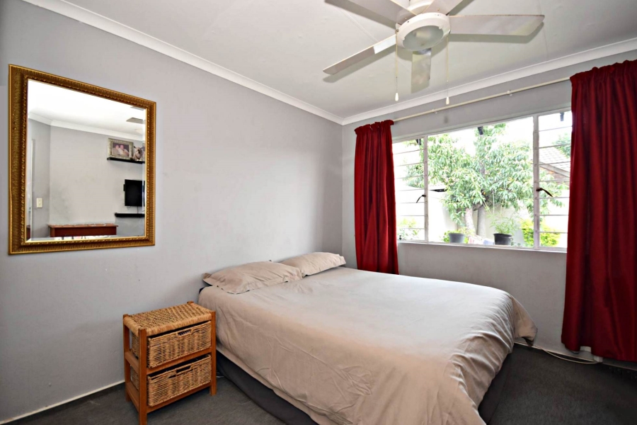 2 Bedroom Property for Sale in Sonneglans Gauteng