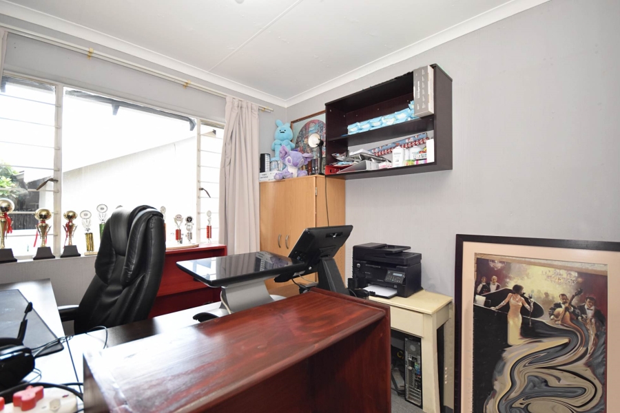 2 Bedroom Property for Sale in Sonneglans Gauteng