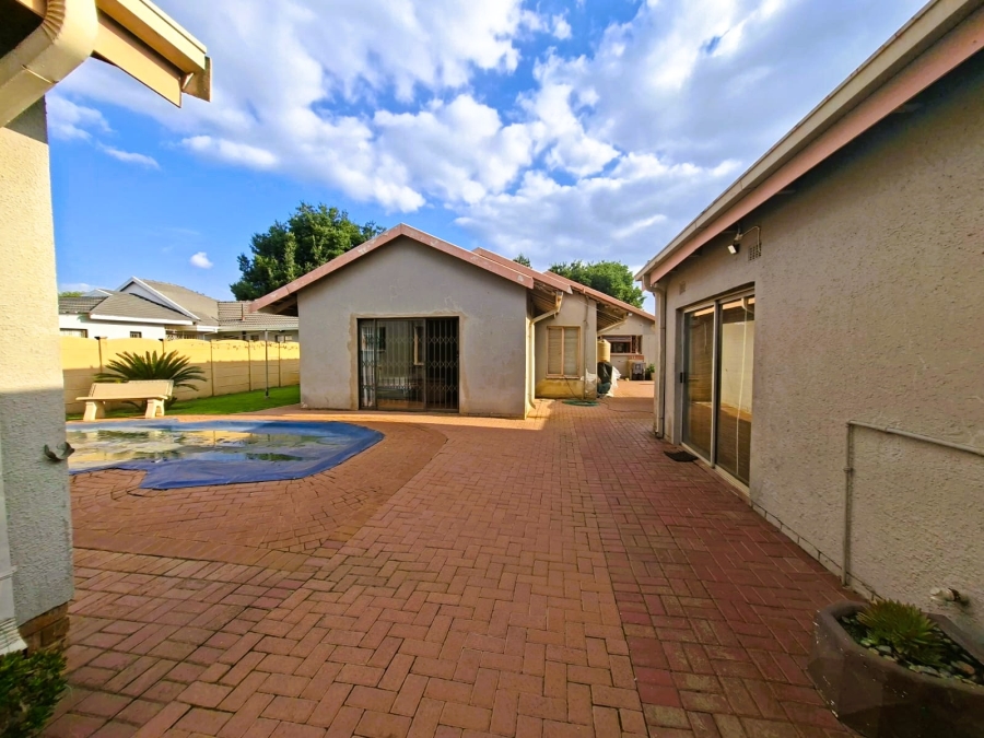 4 Bedroom Property for Sale in Three Rivers Gauteng