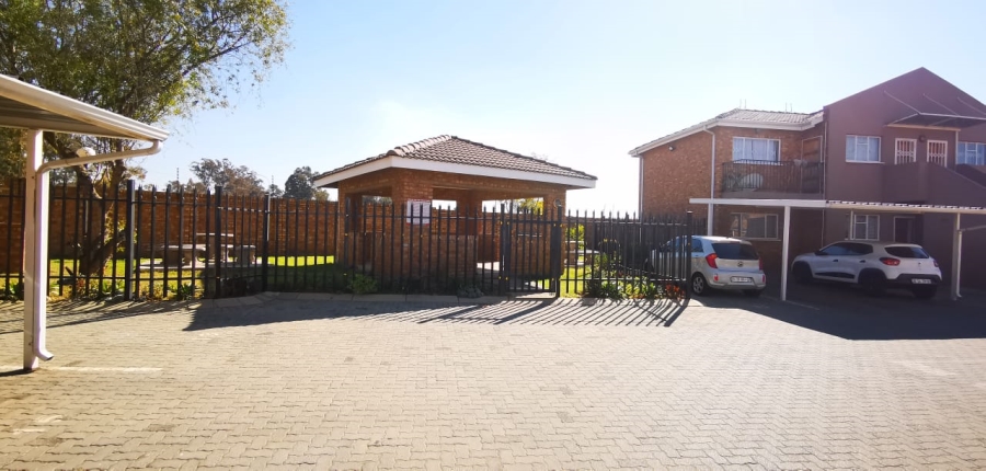 2 Bedroom Property for Sale in Dalpark Gauteng