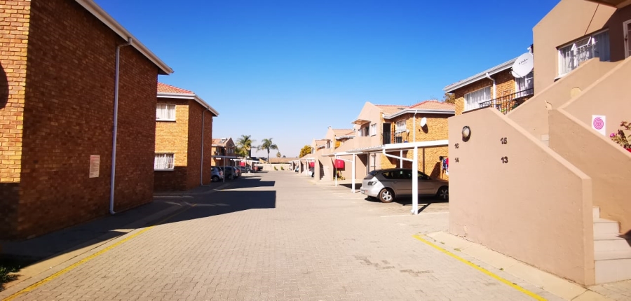 2 Bedroom Property for Sale in Dalpark Gauteng
