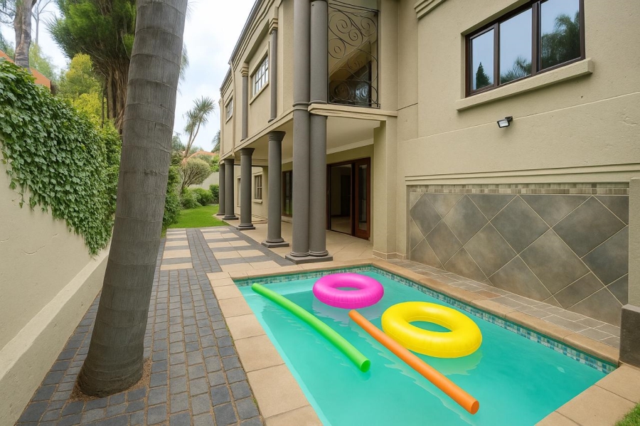 5 Bedroom Property for Sale in Faerie Glen Gauteng