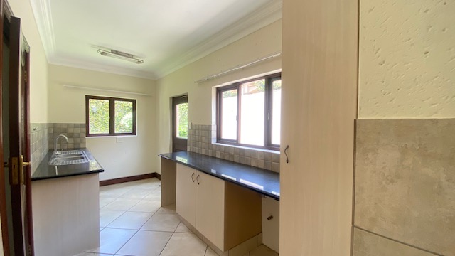 5 Bedroom Property for Sale in Faerie Glen Gauteng