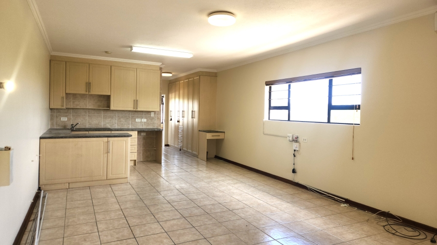 1 Bedroom Property for Sale in Garsfontein Gauteng