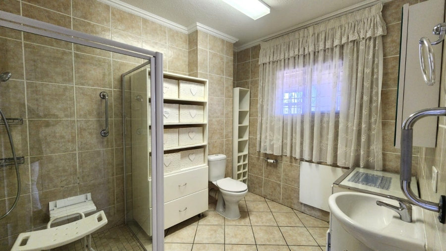 1 Bedroom Property for Sale in Garsfontein Gauteng