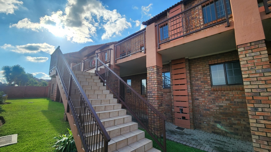 2 Bedroom Property for Sale in Mooikloof Ridge Gauteng