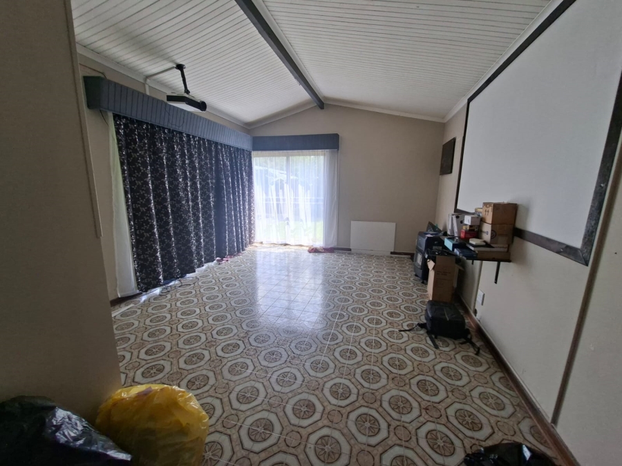 3 Bedroom Property for Sale in Selcourt Gauteng