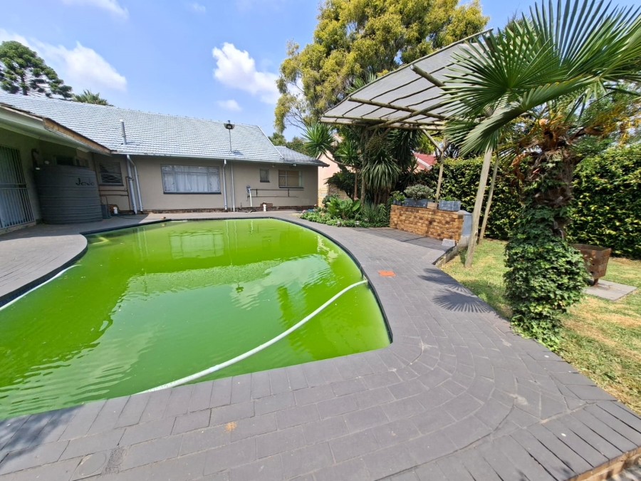 3 Bedroom Property for Sale in Selcourt Gauteng