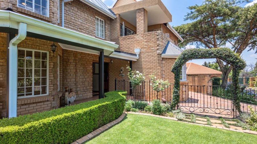 4 Bedroom Property for Sale in Cornwall Hill Gauteng