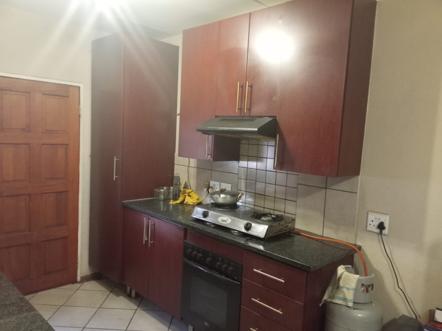 2 Bedroom Property for Sale in Albertsdal Gauteng