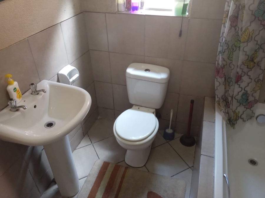 2 Bedroom Property for Sale in Albertsdal Gauteng