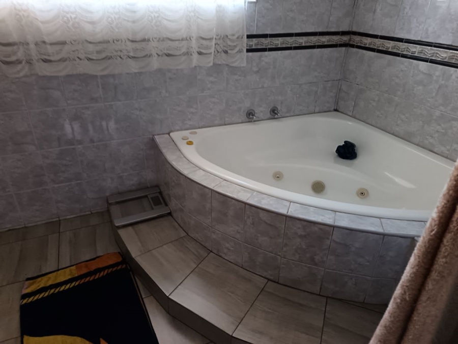 3 Bedroom Property for Sale in Florida North Gauteng