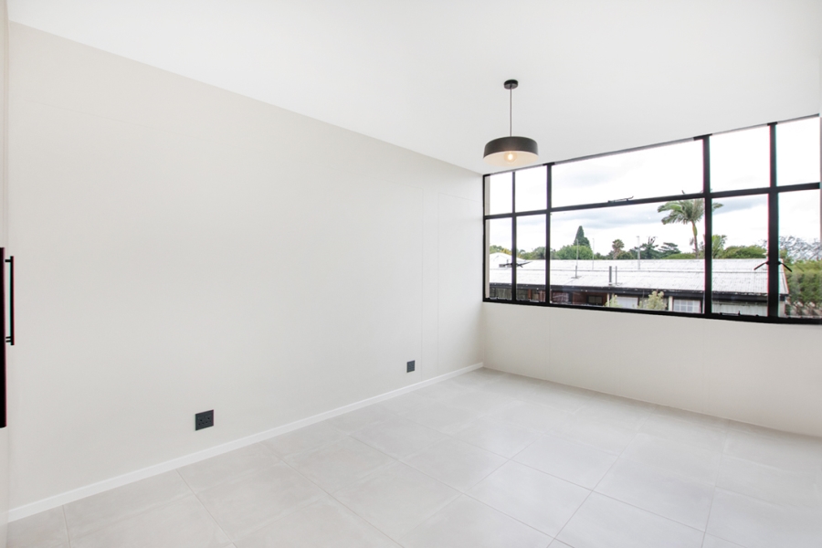 2 Bedroom Property for Sale in Linden Gauteng