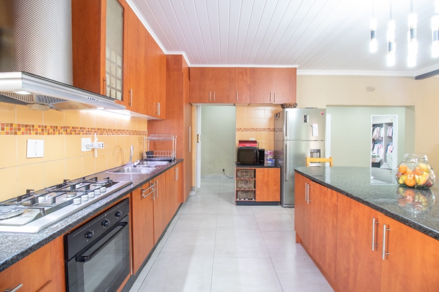 6 Bedroom Property for Sale in Croydon Gauteng