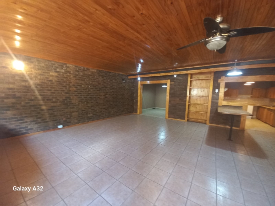 3 Bedroom Property for Sale in Mountain View Gauteng