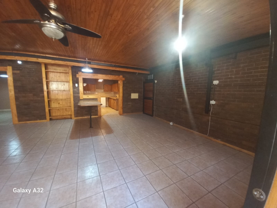 3 Bedroom Property for Sale in Mountain View Gauteng