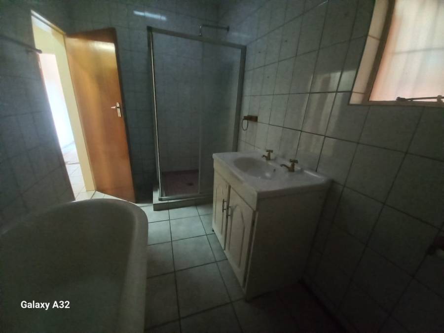 3 Bedroom Property for Sale in Mountain View Gauteng