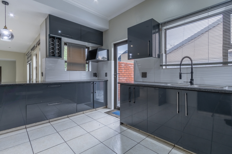 To Let 3 Bedroom Property for Rent in Bushwillow Park Estate Gauteng