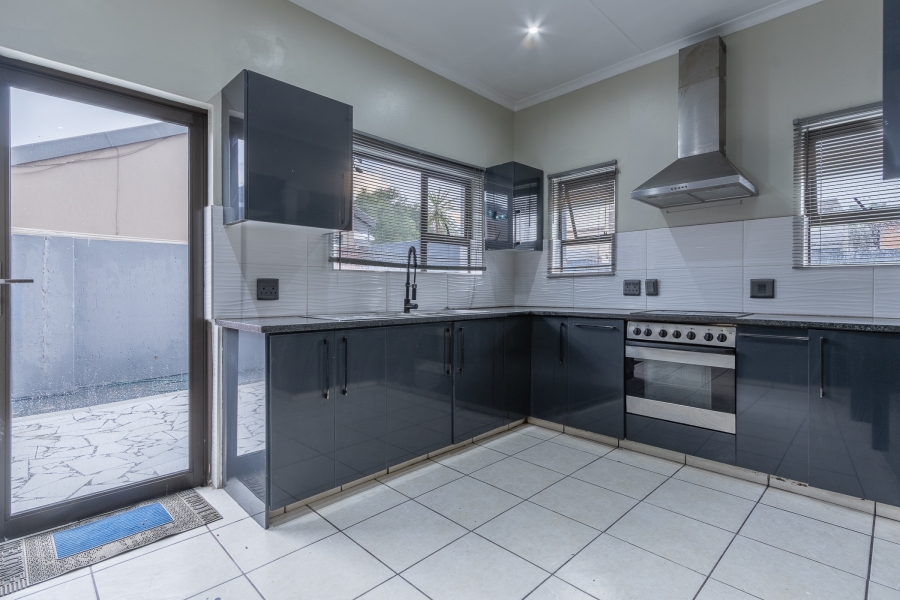 To Let 3 Bedroom Property for Rent in Bushwillow Park Estate Gauteng