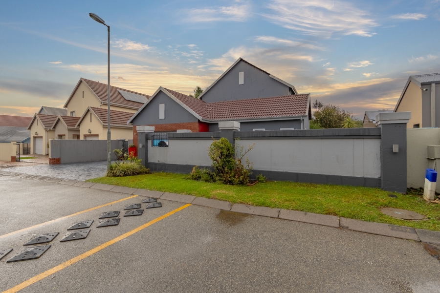 To Let 3 Bedroom Property for Rent in Bushwillow Park Estate Gauteng