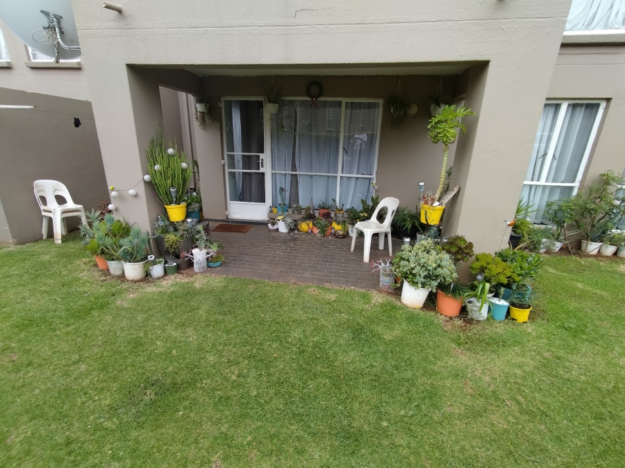 2 Bedroom Property for Sale in Weltevreden Park Gauteng