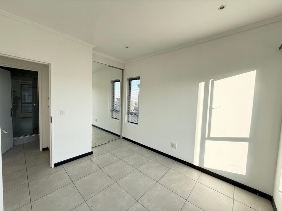 To Let 1 Bedroom Property for Rent in Fourways Gauteng