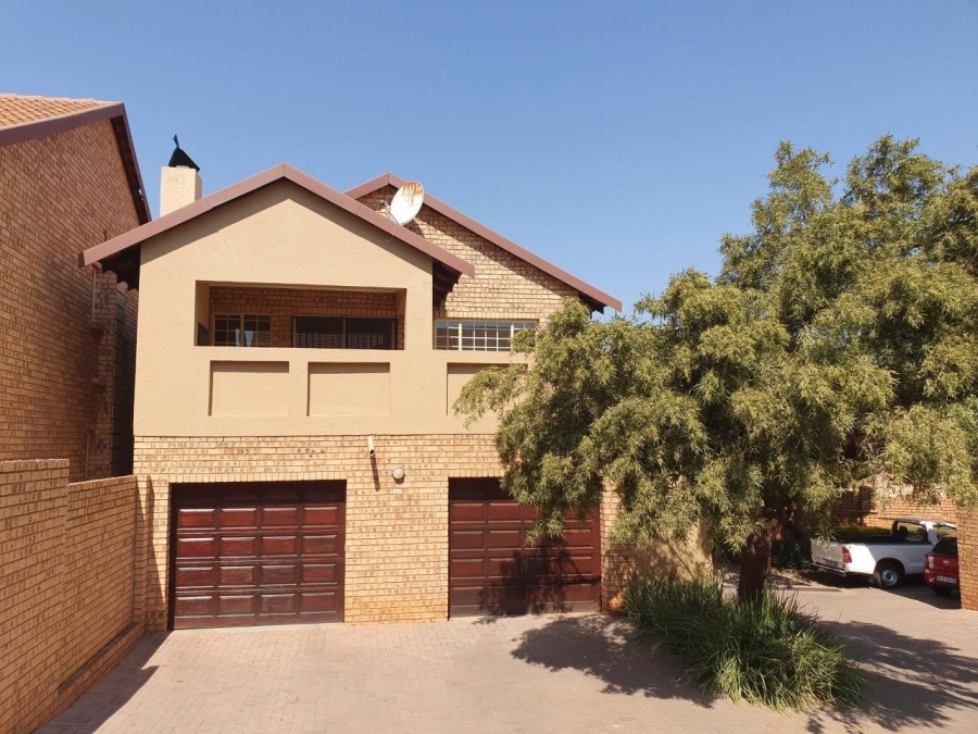 To Let 2 Bedroom Property for Rent in The Wilds Gauteng