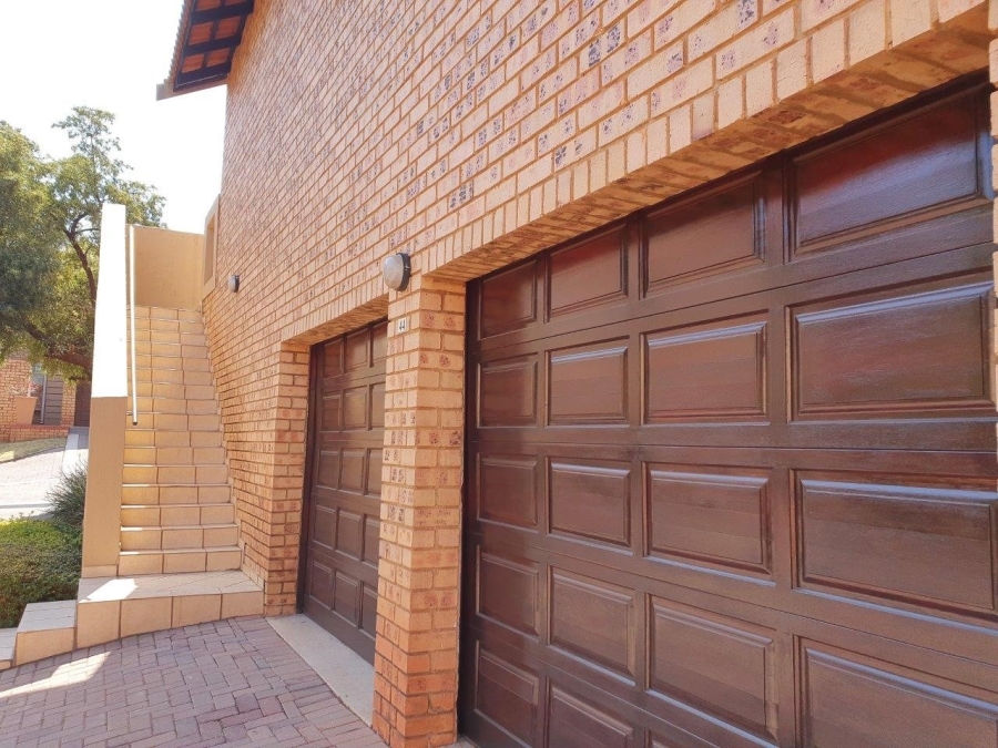 To Let 2 Bedroom Property for Rent in The Wilds Gauteng